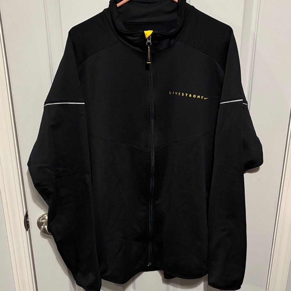 Nike Men’s size XL Livestrong full zip jacket